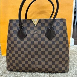 Vuitton Damier Ebene Kensington Tote/Shoulder Bag